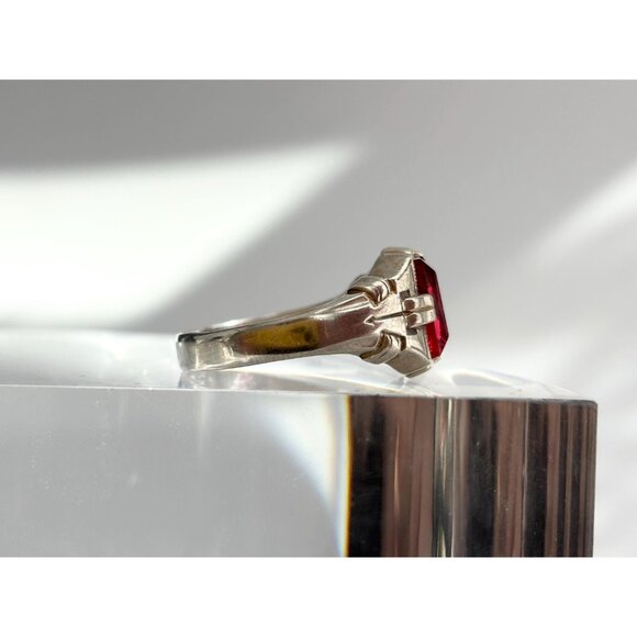 UNCAS Garnet Semi-Precious Gemstone 925 Sterling Silver Vintage Ring - sz 11.75 - Picture 2 of 11